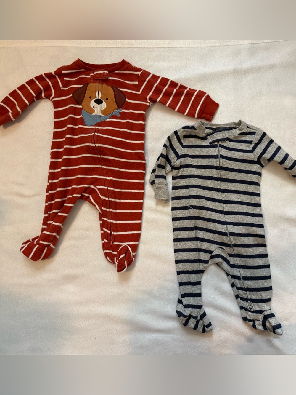 4  Footed One-Piece pajamas - Red and Gray